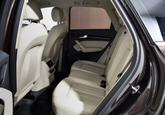 Подержанный автомобиль Audi Q5 2017 года (12 фото)