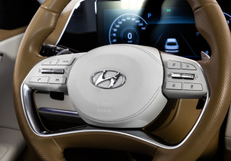 Подержанный автомобиль Hyundai Grandeur 2021 года (13 фото)