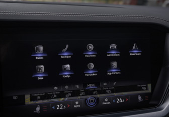 Подержанный автомобиль Volkswagen Touareg 2021 года (17 фото)