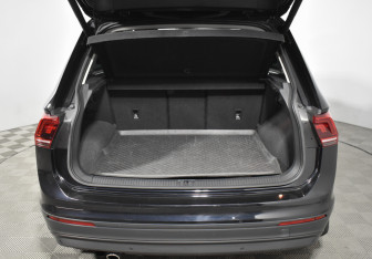 Подержанный автомобиль Volkswagen Tiguan 2019 года (21 фото)