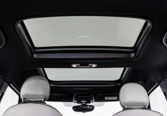 Подержанный автомобиль MINI Clubman Wagon 2019 года (24 фото)