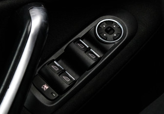 Подержанный автомобиль Ford Mondeo Sedan 2011 года (16 фото)