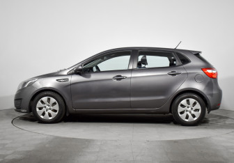 Подержанный автомобиль Kia Rio Hatchback 2015 года (8 фото)