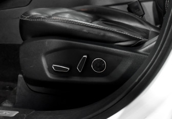 Подержанный автомобиль Ford Explorer 2018 года (10 фото)