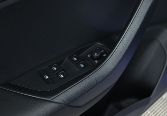 Подержанный автомобиль Skoda Karoq 2020 года (14 фото)