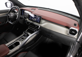 Подержанный автомобиль Geely Coolray 2023 года (16 фото)