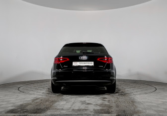 Подержанный автомобиль Audi A3 Hatchback 2014 года (6 фото)