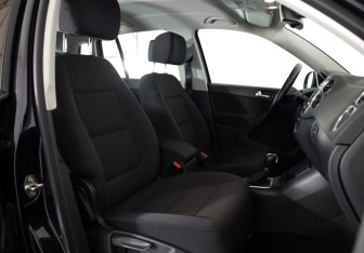 Подержанный автомобиль Volkswagen Tiguan 2015 года (12 фото)