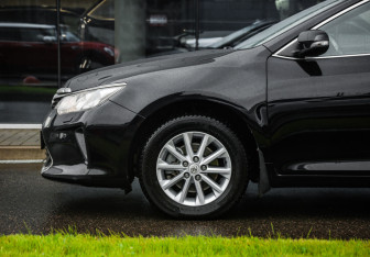 Подержанный автомобиль Toyota Camry Sedan 2015 года (10 фото)