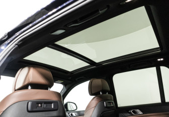 Подержанный автомобиль BMW X5 2019 года (18 фото)