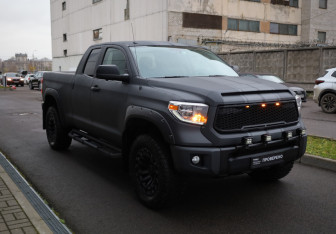 Подержанный автомобиль Toyota Tundra 2014 года (3 фото)