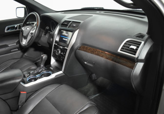 Подержанный автомобиль Ford Explorer 2015 года (13 фото)