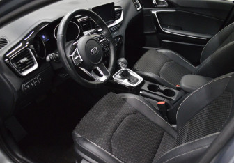 Подержанный автомобиль Kia Ceed Wagon 2019 года (11 фото)