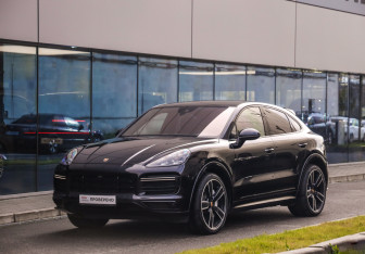 Подержанный автомобиль Porsche Cayenne 2019 года (3 фото)