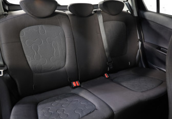 Подержанный автомобиль Hyundai i20 2010 года (20 фото)