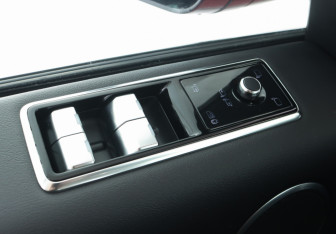 Подержанный автомобиль Land Rover Range Rover Sport 2018 года (23 фото)