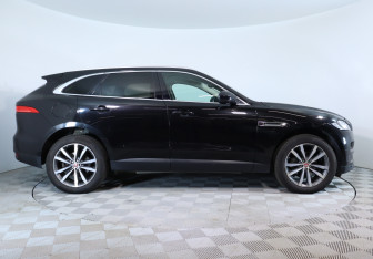 Подержанный автомобиль Jaguar F-Pace 2016 года (4 фото)