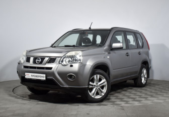 Подержанный автомобиль Nissan X-Trail 2013 года (1 фото)