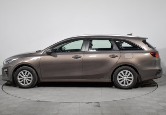 Подержанный автомобиль Kia Ceed Wagon 2019 года (8 фото)