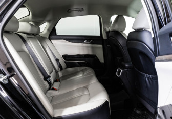 Подержанный автомобиль Kia K5 2021 года (24 фото)