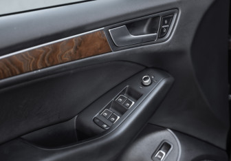 Подержанный автомобиль Audi Q5 2013 года (21 фото)