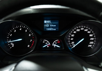 Подержанный автомобиль Ford Kuga 2016 года (12 фото)