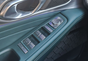 Подержанный автомобиль GAC GS8 2024 года (20 фото)