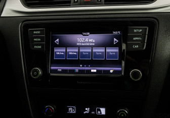 Подержанный автомобиль Skoda Rapid Liftback 2019 года (15 фото)