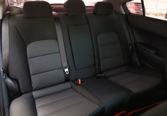 Подержанный автомобиль Kia Cerato Sedan 2015 года (25 фото)
