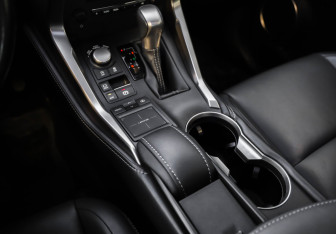 Подержанный автомобиль Lexus NX 2015 года (20 фото)