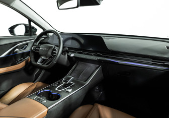 Подержанный автомобиль Omoda C5 2023 года (9 фото)