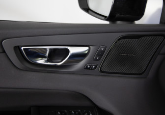 Подержанный автомобиль Volvo XC60 2020 года (22 фото)