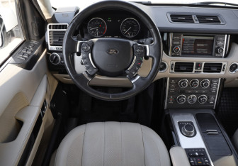 Подержанный автомобиль Land Rover Range Rover 2012 года (13 фото)