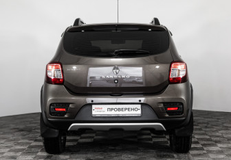 Подержанный автомобиль Renault Sandero 2019 года (6 фото)