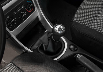 Подержанный автомобиль Peugeot 307 Hatchback 2005 года (11 фото)