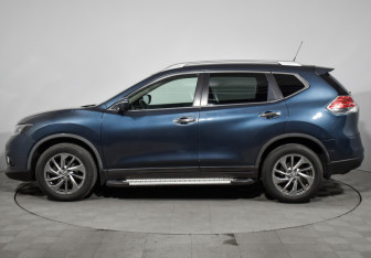 Подержанный автомобиль Nissan X-Trail 2015 года (8 фото)