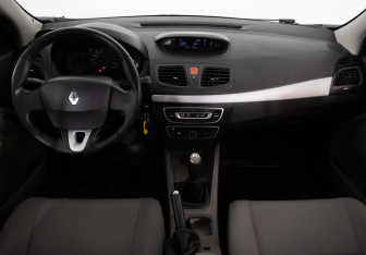 Подержанный автомобиль Renault Megane Hatchback 2011 года (9 фото)