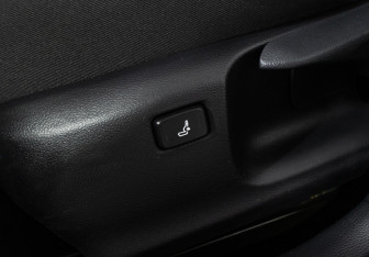 Подержанный автомобиль Toyota Corolla Sedan 2019 года (20 фото)