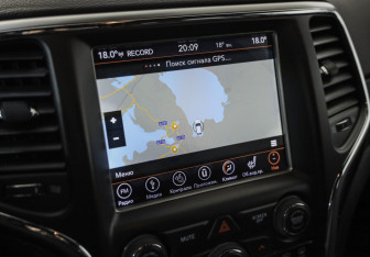 Подержанный автомобиль Jeep Grand Cherokee 2018 года (17 фото)