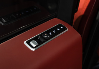 Подержанный автомобиль Land Rover Range Rover 2021 года (18 фото)