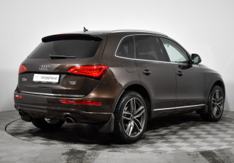 Подержанный автомобиль Audi Q5 2013 года (5 фото)