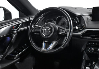 Подержанный автомобиль Mazda CX-9 2017 года (19 фото)