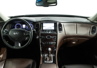Подержанный автомобиль Infiniti EX 2012 года (13 фото)