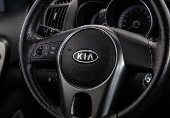 Подержанный автомобиль Kia Cerato Sedan 2009 года (11 фото)