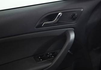 Подержанный автомобиль Skoda Yeti 2014 года (16 фото)