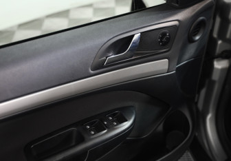 Подержанный автомобиль Skoda Octavia Liftback 2010 года (19 фото)
