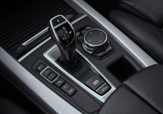Подержанный автомобиль BMW X5 2016 года (24 фото)