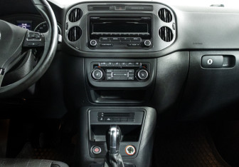 Подержанный автомобиль Volkswagen Tiguan 2013 года (14 фото)