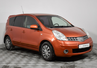 Подержанный автомобиль Nissan Note 2007 года (3 фото)
