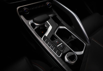 Подержанный автомобиль Geely Tugella 2022 года (18 фото)